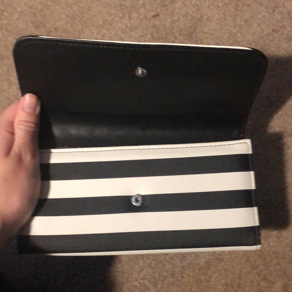 wallet - Picture 3 of 3